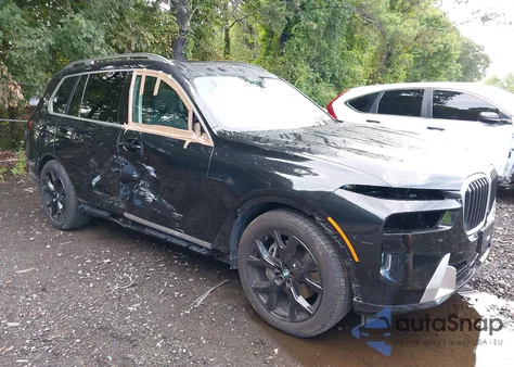 2025 BMW X7 xDrive40I z USA, uszkodzony, nr VIN 5UX23EM05S9Z25748